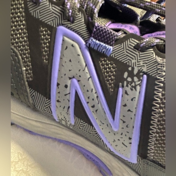 New Balance | Women's 410 V8 Trail Running Shoe. Size: 9 - Picture 3 of 15